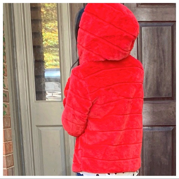 ✨LAST 1✨PARIS✨Red Gorgeous Faux Fur Hooded Jacket - Picture 3 of 8
